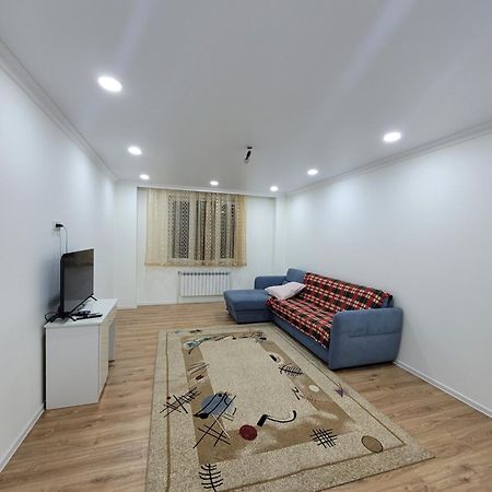 Uzak Apartment 2 アルマトイ エクステリア 写真